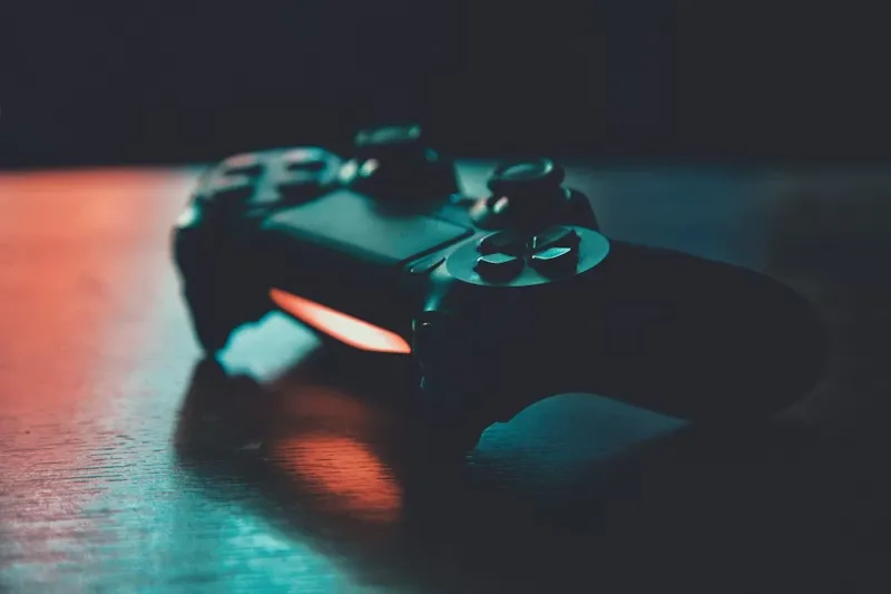 今夜玩什么：Tomb Raider 重启版登陆手机，Vision Pro 迎来 YouTube 官方 App